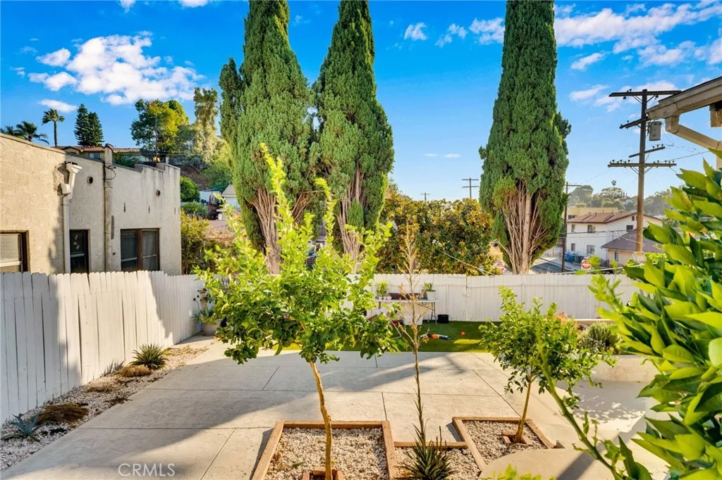 1925 Berkeley, Echo Park, California 90026 home-pic-7